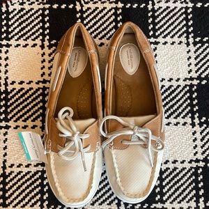 Croft & barrow nwt  size 9 med. boat shoe